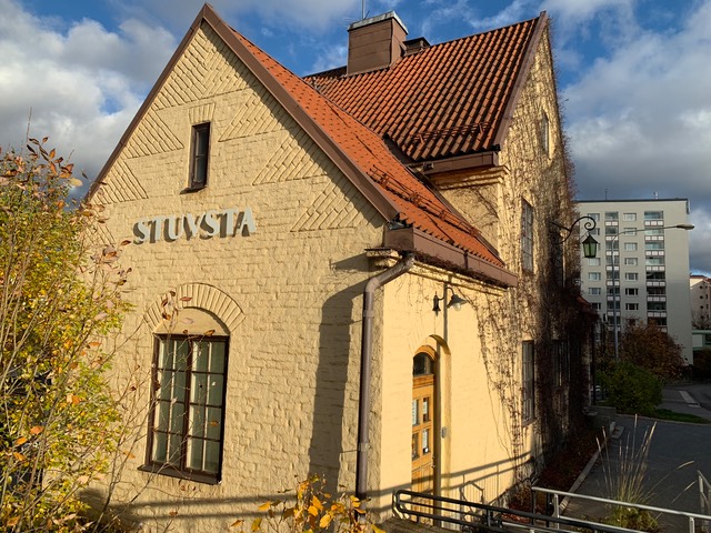 Stuvsta gamla stationshus